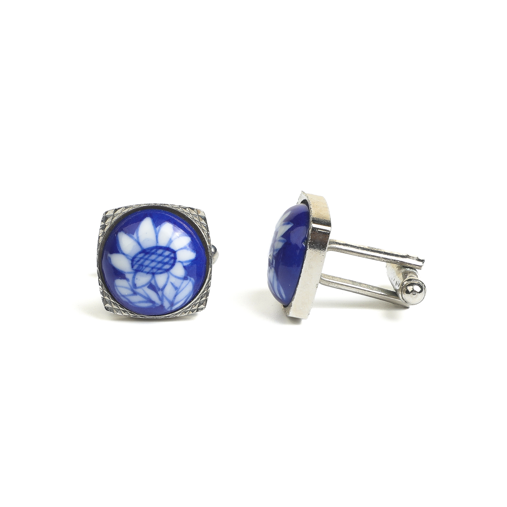ARTLUMINNA | Japanese Vintage Blue-White Ceramic Daisy Cufflinks